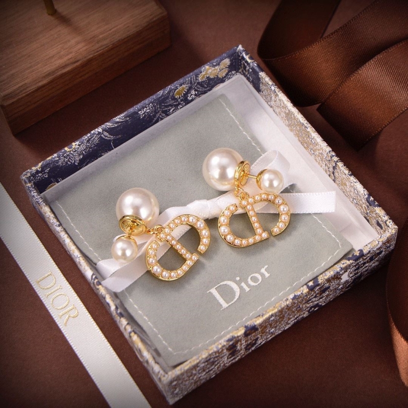 chr1st1an D10r earrings